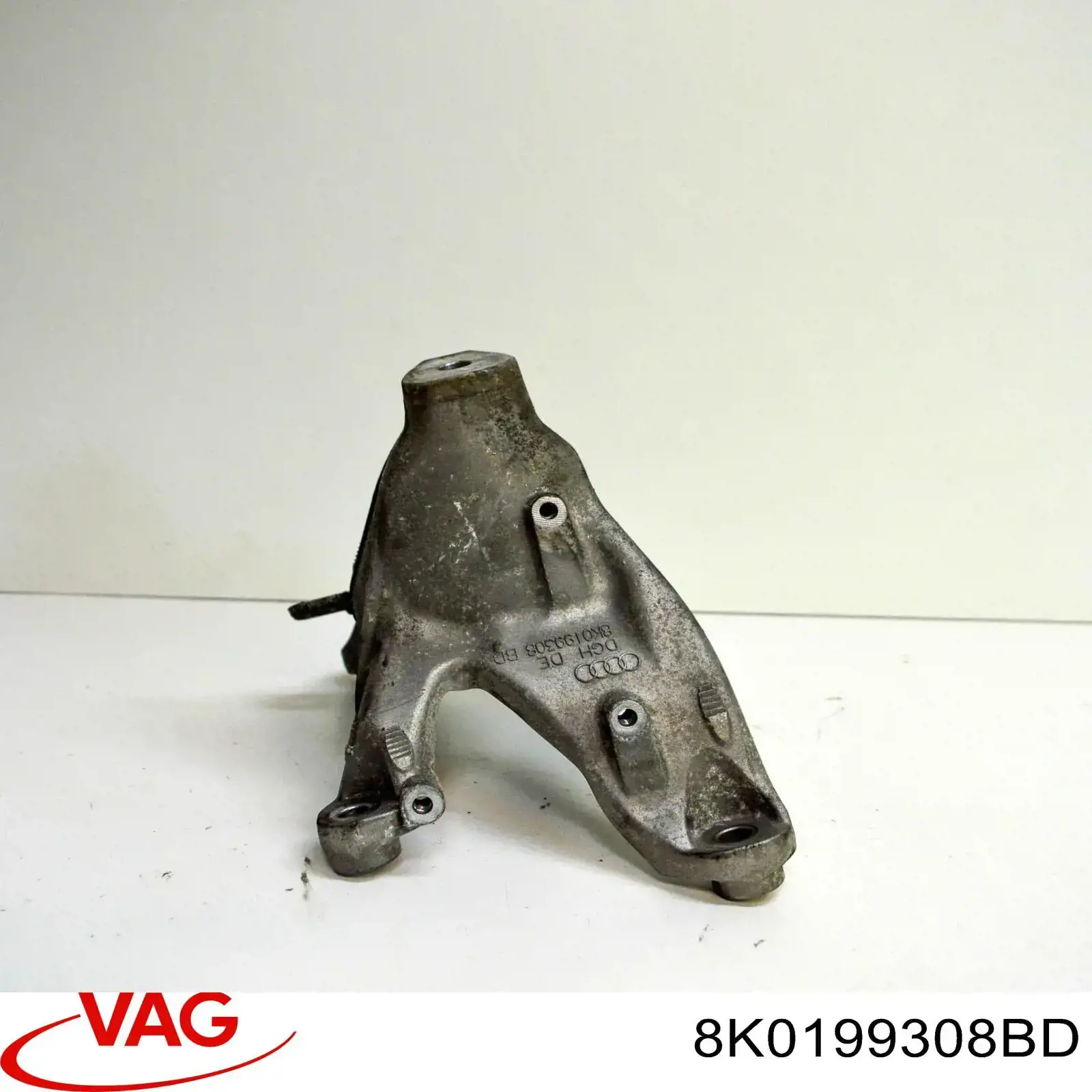 Купити 8K0199308AL VAG Кронштейн подушки (опори) двигуна, правої