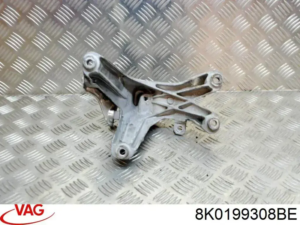 8K0199308BE VAG Кронштейн подушки (опори) двигуна, правої
