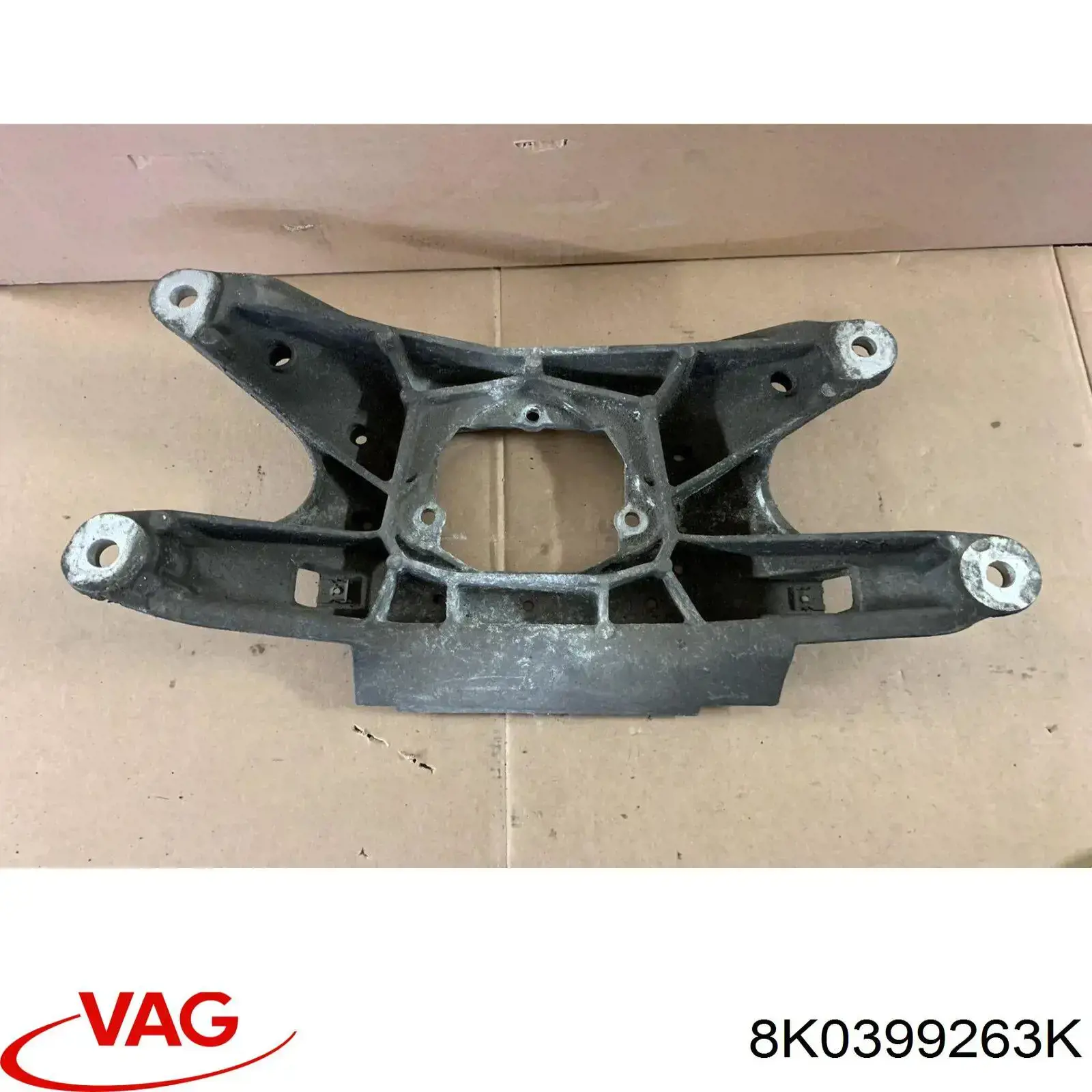 Балка кріплення коробки передач 8K0399263K VAG