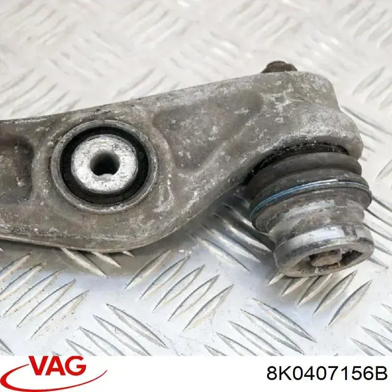 Купити 8K0407156B VAG Важіль передньої підвіски нижній, правий