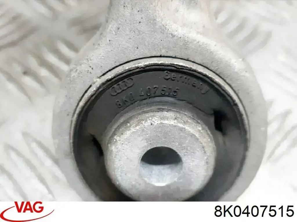 Сайлентблок переднього верхнього важеля VAG 8K0407515
