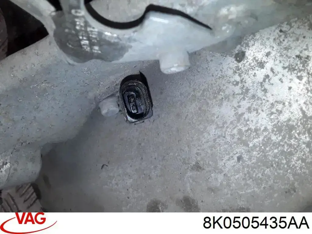 Купити 8K0505435AA VAG Цапфа ліва