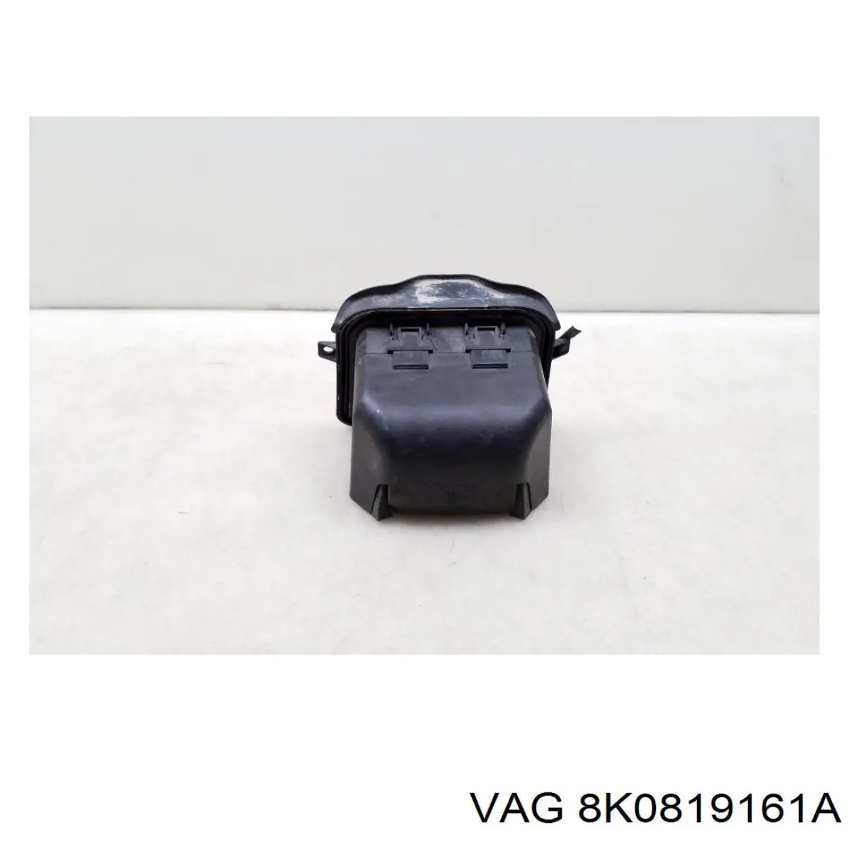 Решітка вентиляційна задня VAG 8K0819181A ціна, від 12.67 USD