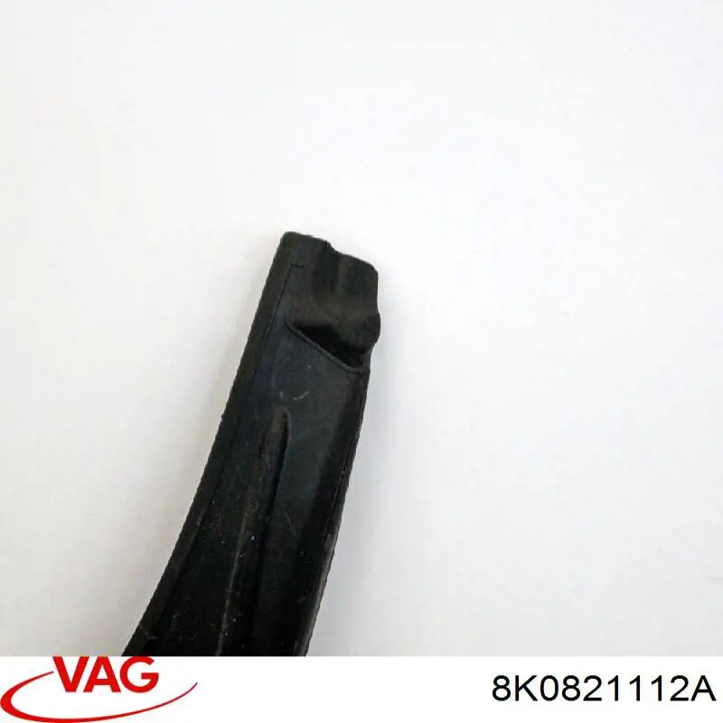 Ущільнювач крила 8K0821112A VAG