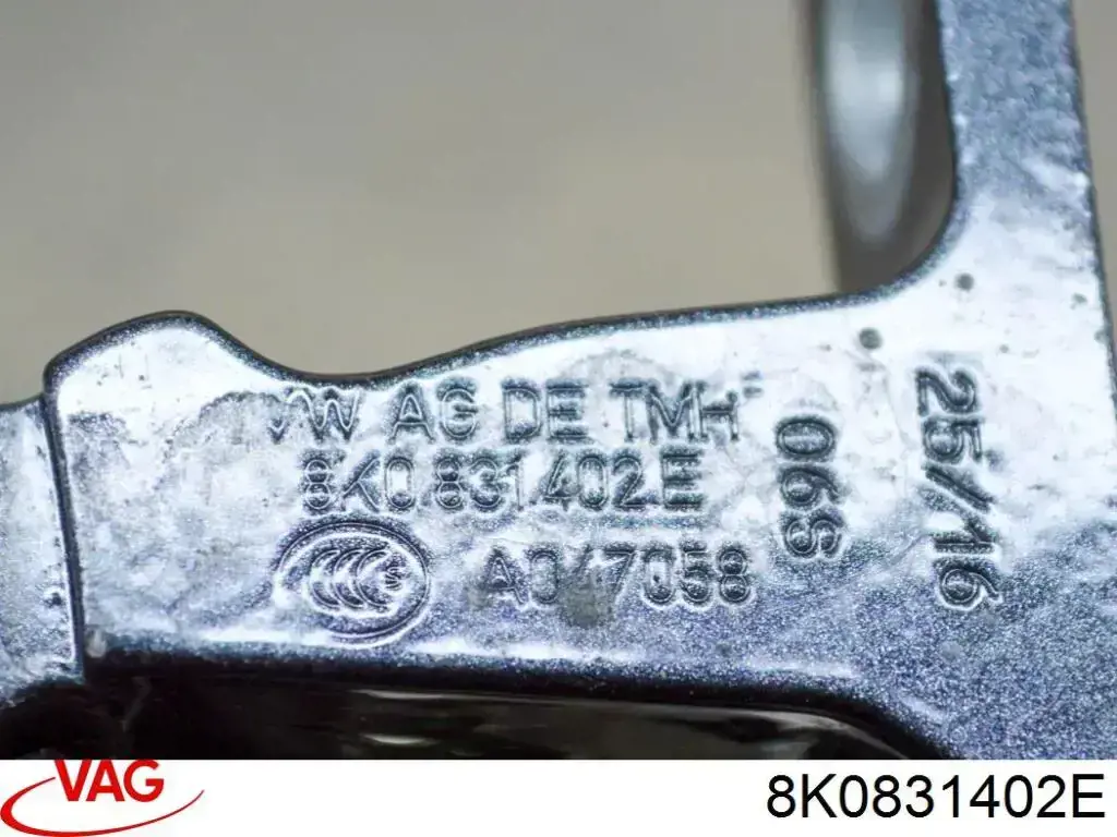 Дверний шарнір задній правий VAG 8K0831402E ціна, від 6.33 USD
