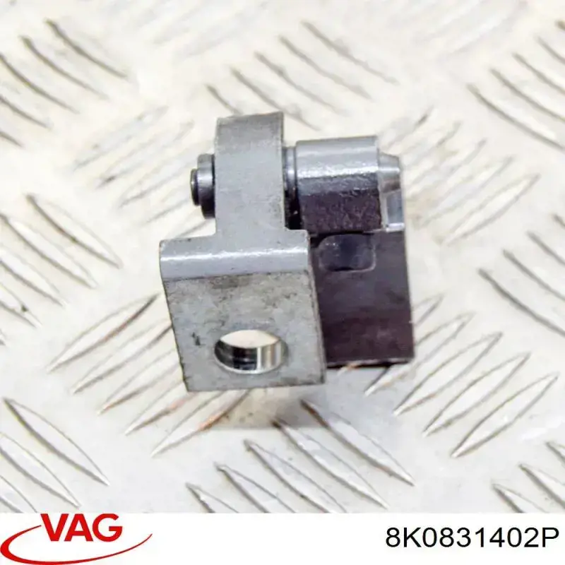 Петля заднтої двері, правої 8K0831402P VAG