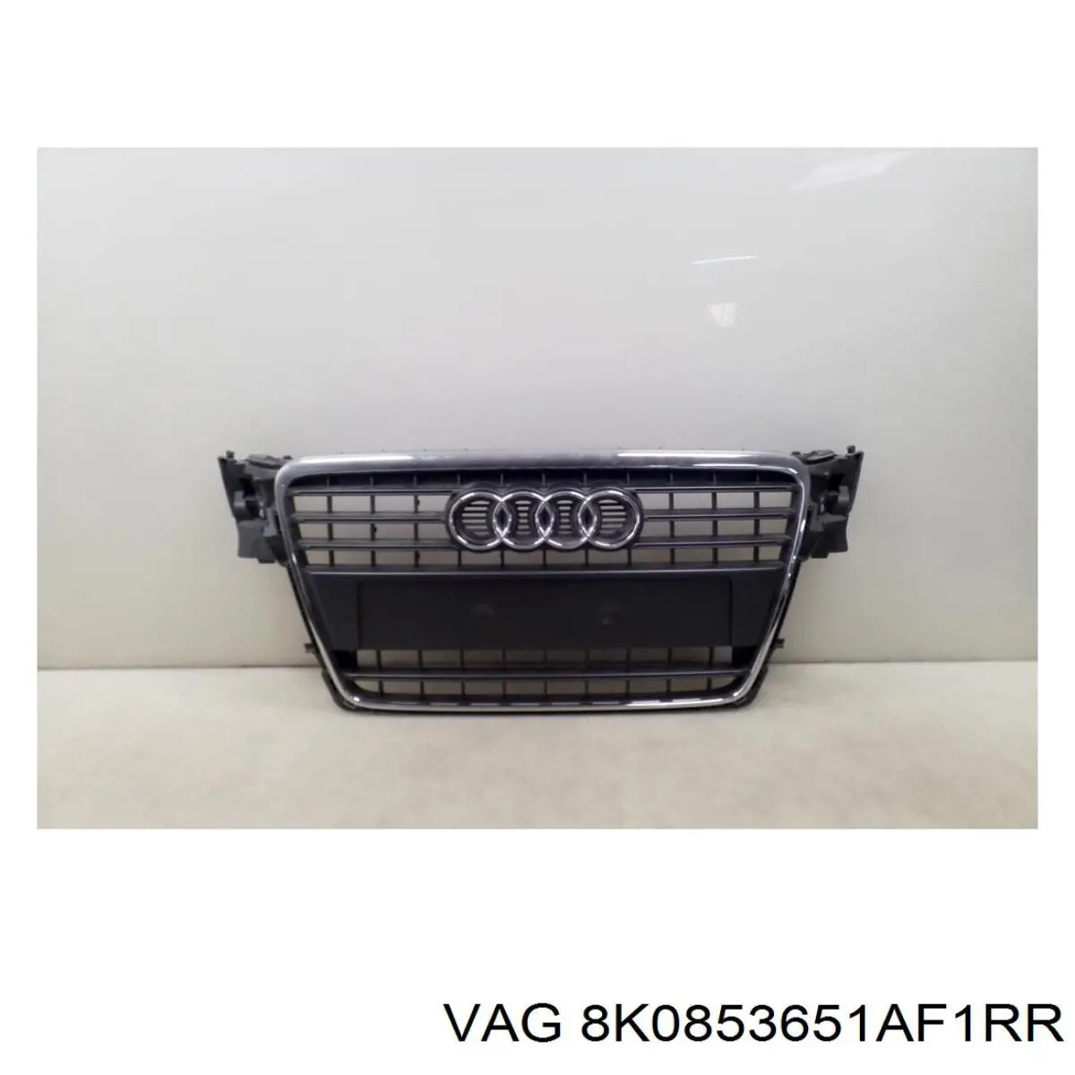 Решітка радіатора 8K0853651AF1RR VAG