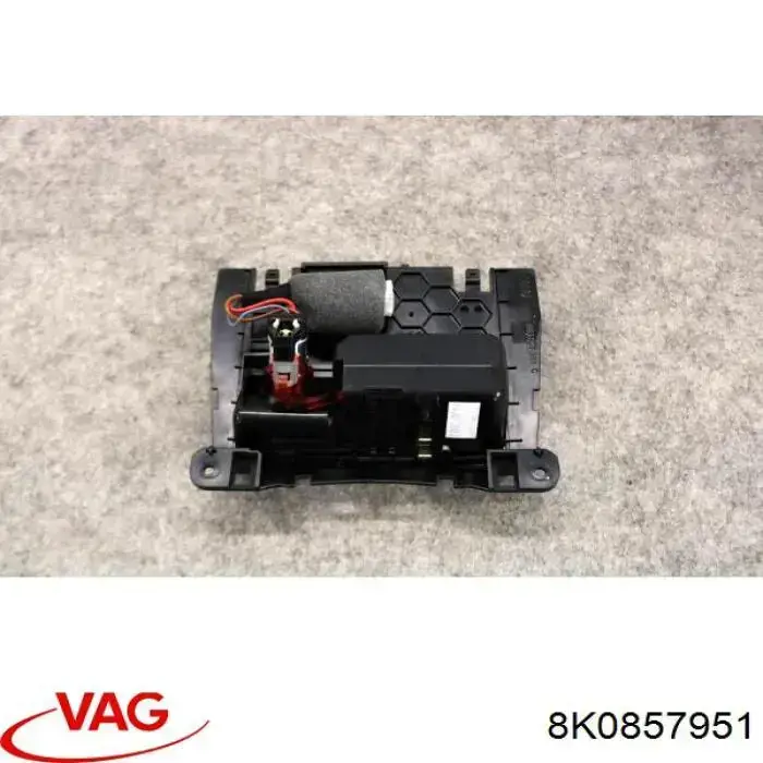Попільничка центральної консолі 8K0857951 VAG