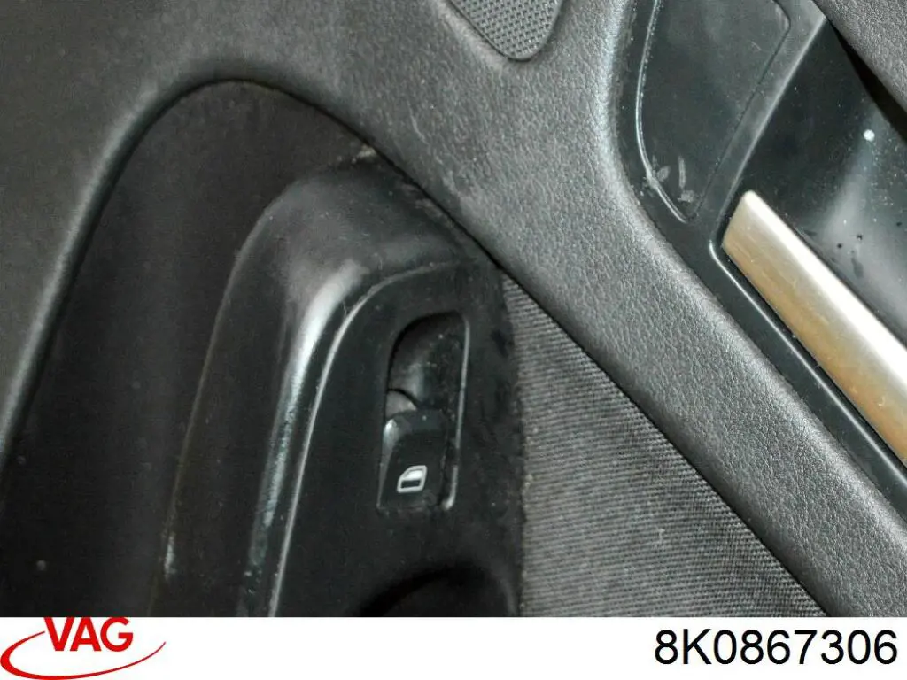 Купити 8K0867306 VAG Внутрішня обшивка правих задніх дверей