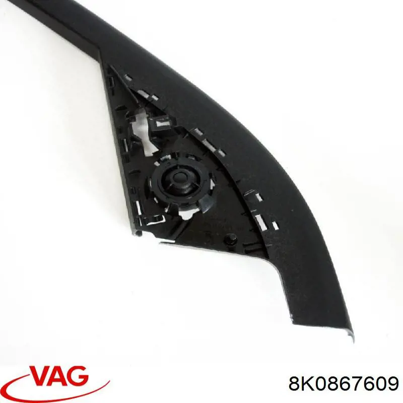 8K0867609 VAG Пластик п'ятих дверей