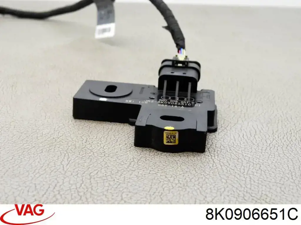  VAG 8K0906651C ціна, від 1.27 USD