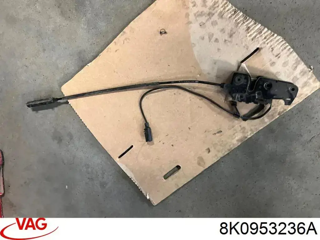 Купити 8K0953236A VAG Замок капота