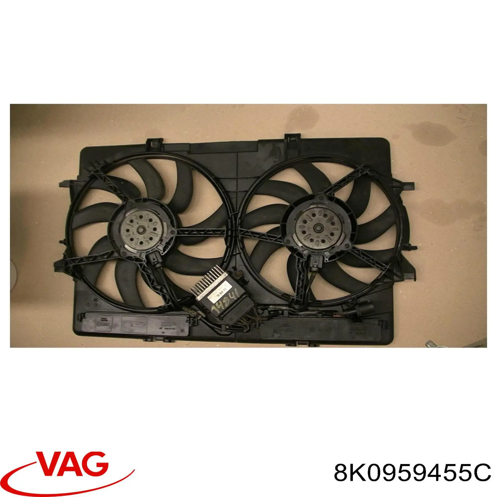 8K0959455C VAG електровентилятор охолодження в зборі (двигун + крильчатка, лівий)