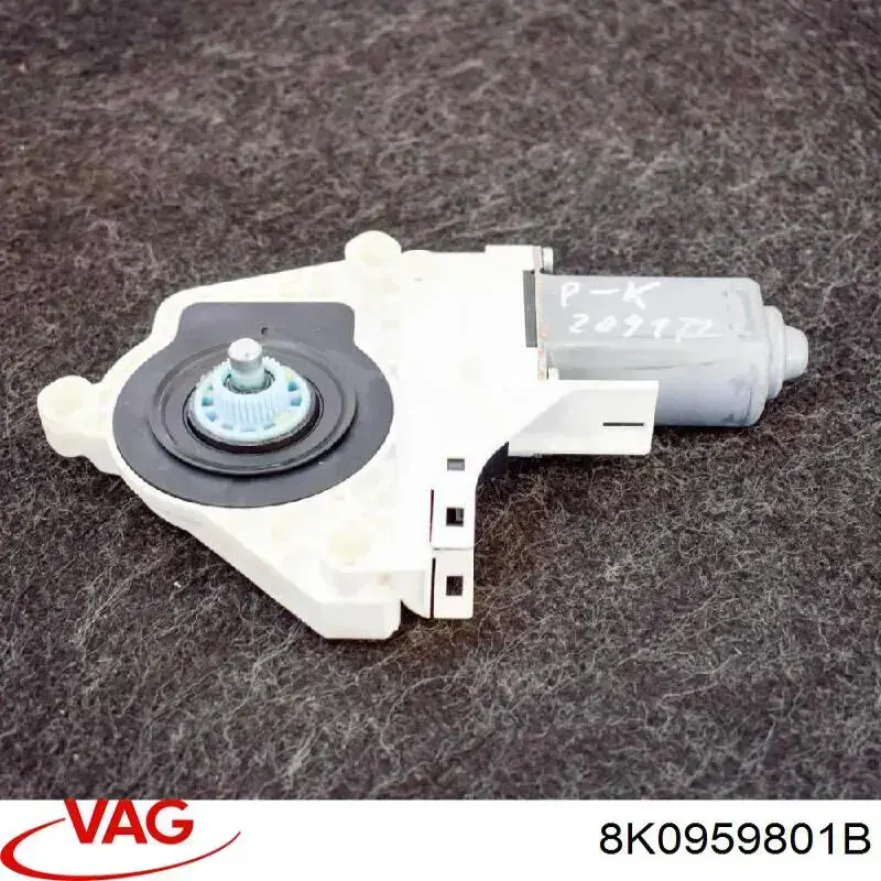 Купити 8K0959801B VAG Двигун склопідіймача двері передньої, лівої