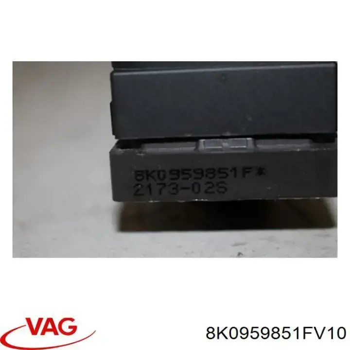 Кнопковий блок керування склопідіймачами передній лівий VAG 8K0959851FV10 ціна, від 12.67 USD