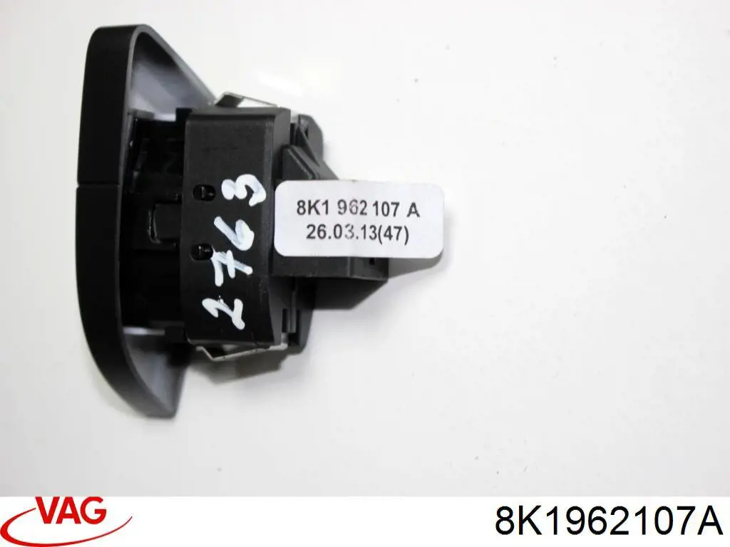 Вимикач центрального замка VAG 8K1962107A ціна, від 8.33 USD