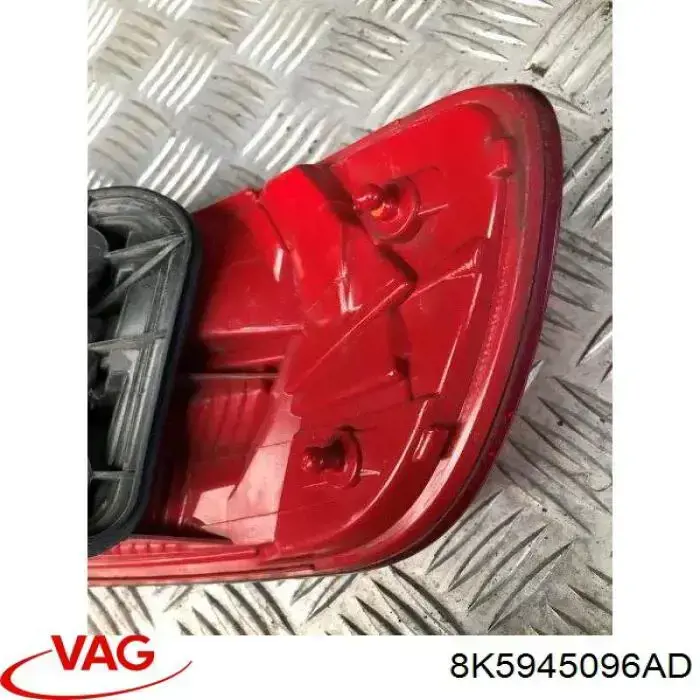 Ліхтар задній правий, зовнішній 8K5945096AD VAG