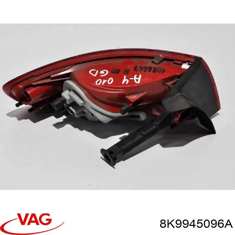 Фара задня права зовнішня VAG 8K9945096A