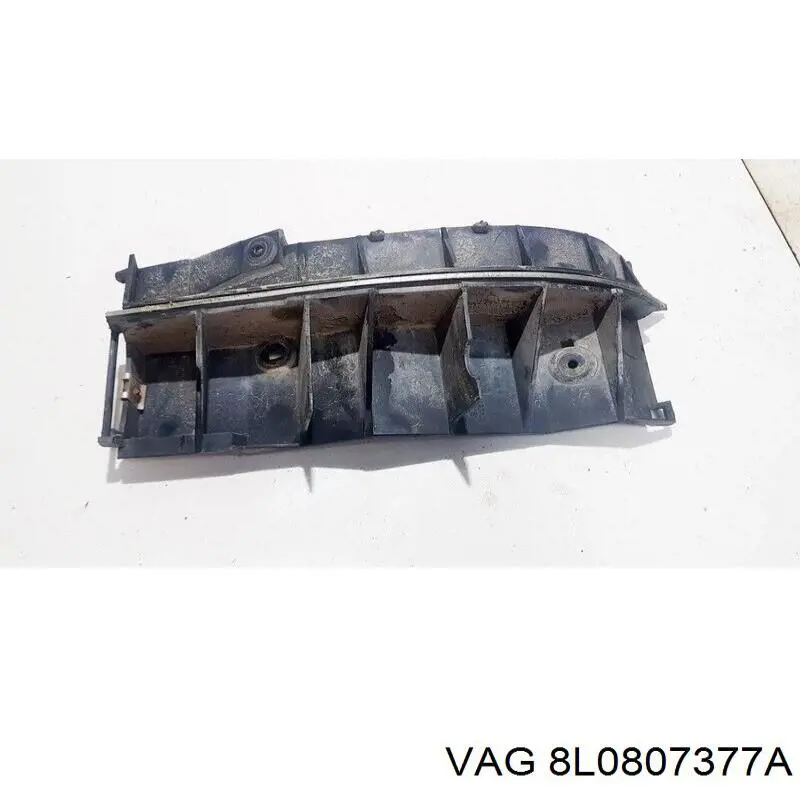 Купити 8L0807377D VAG Направляюча заднього бампера, ліва