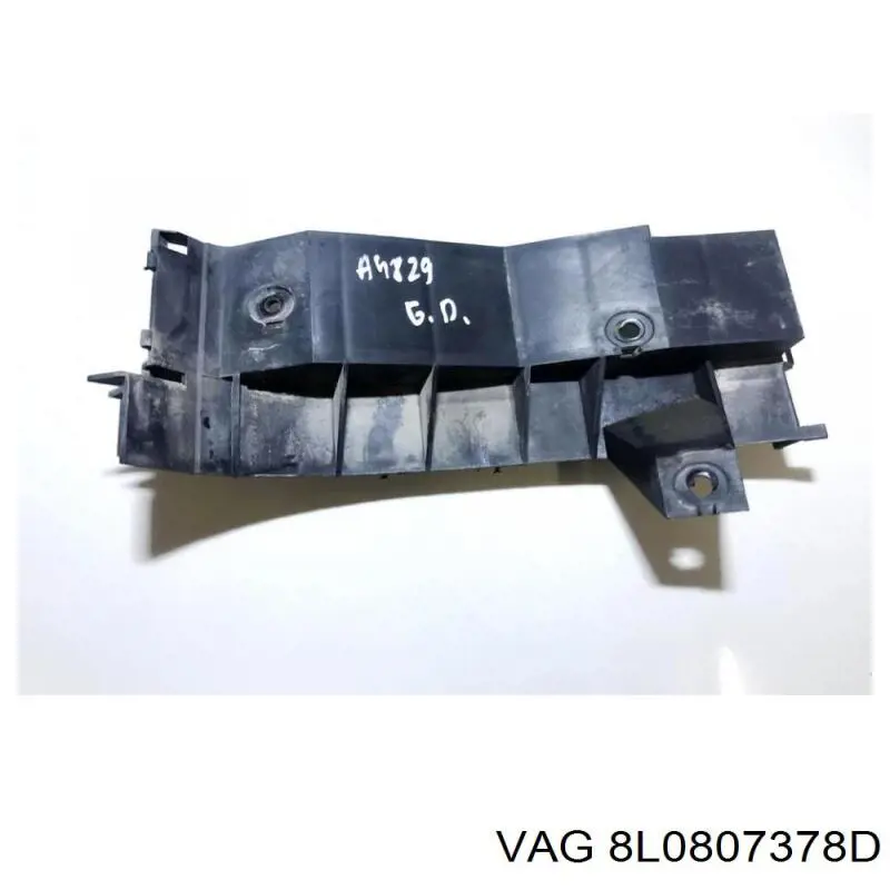 Направляюча заднього бампера, права VAG 8L0807378A ціна, від 8.44 USD