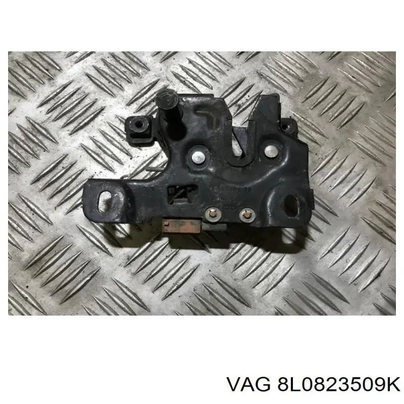 8L0823509K VAG Запор капота (замок і привід замка капота)
