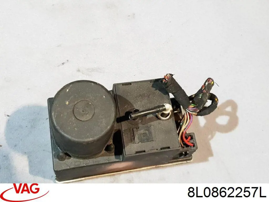 8L0862257L VAG Насос пневматичної системи кузова