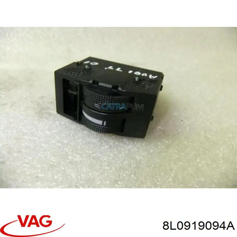 Кнопка коректора фар VAG 8L0919094A ціна, від 8.47 USD
