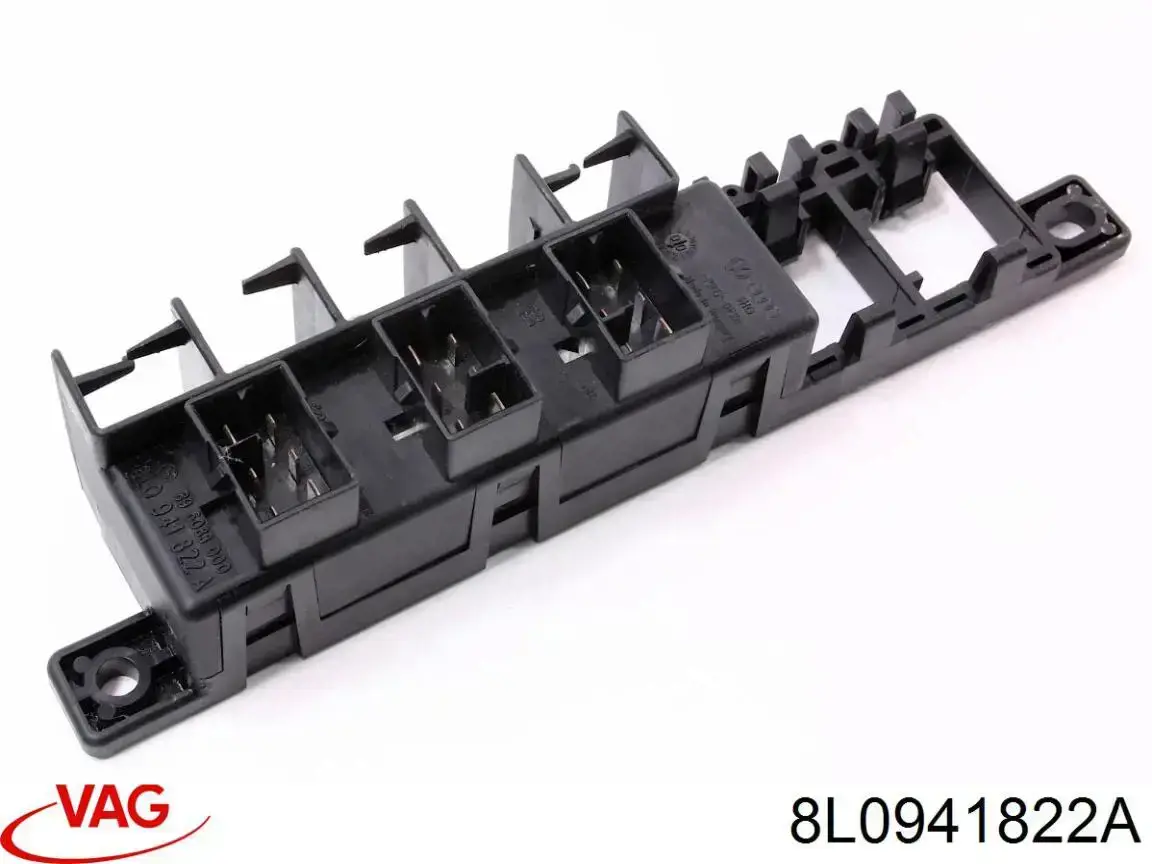 Купити 8L0941822A VAG Корпус запобіжників