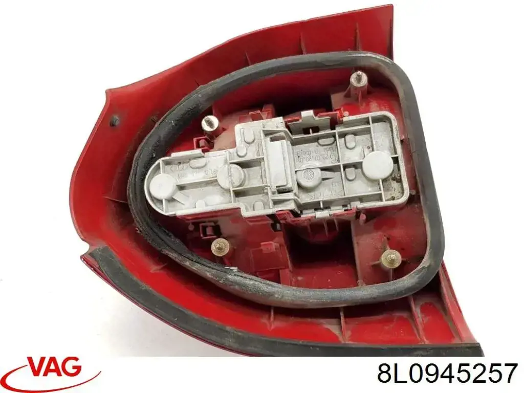 Купити 8L0945257 VAG Цоколь (патрон) заднього ліхтаря