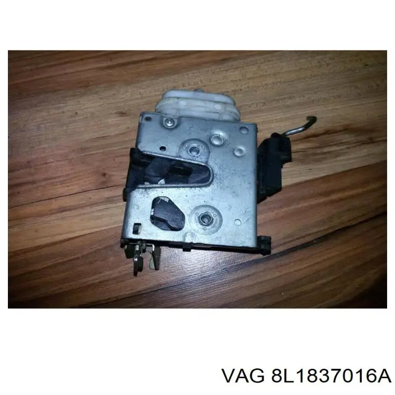 Внутрішній дверний замок VAG 8L1837016