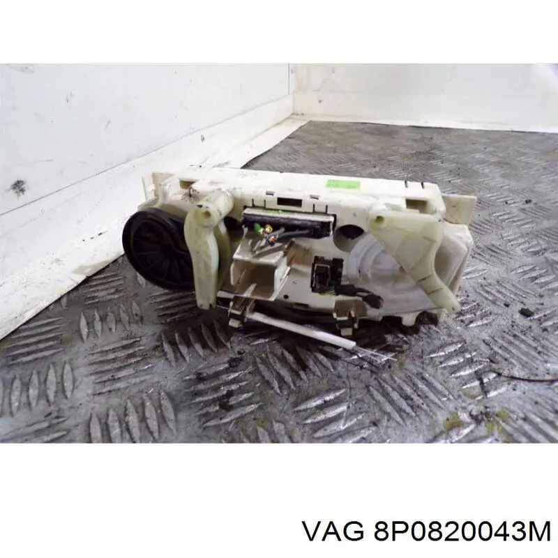  VAG 8P0820043M ціна, від 33.75 USD