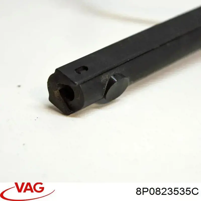 Купити 8P0823535C VAG Трос відкриття капота, передній
