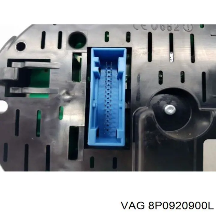 Прилади управління VAG 8P0920900L ціна, від 73.35 USD