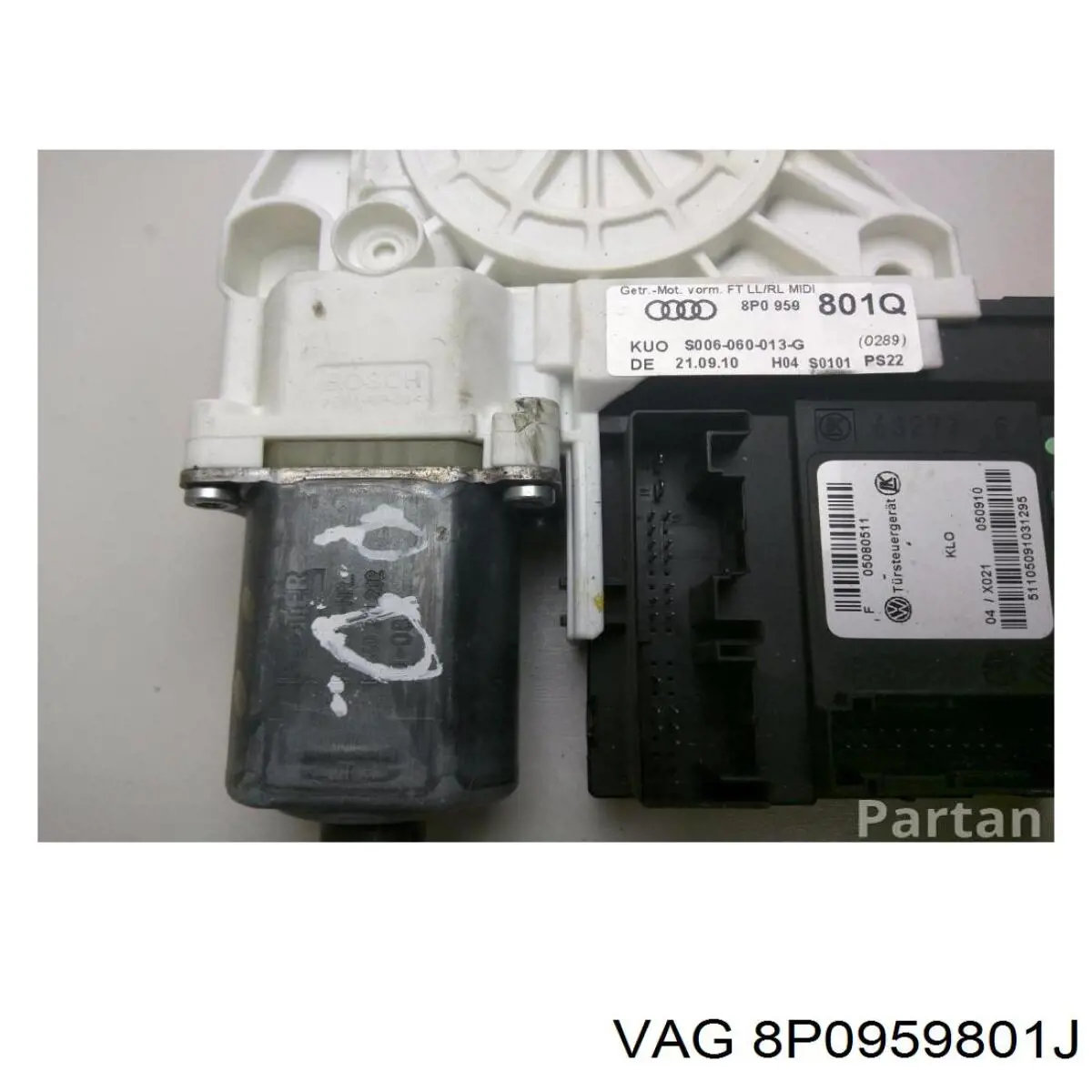 Купити 8P0959801J VAG Двигун склопідіймача двері передньої
