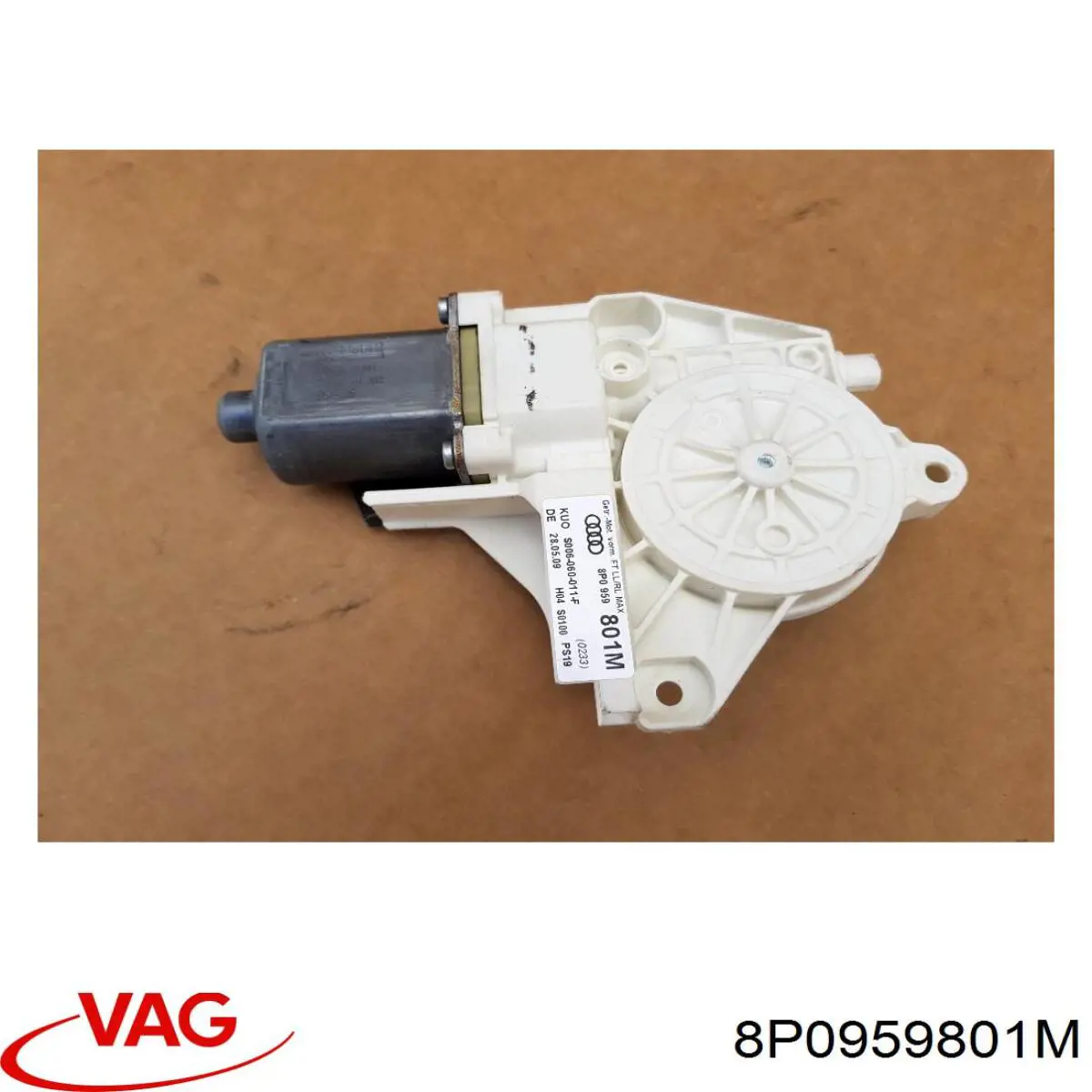 Двигун склопідіймача двері передньої VAG 8P0959801M ціна, від 441.11 USD