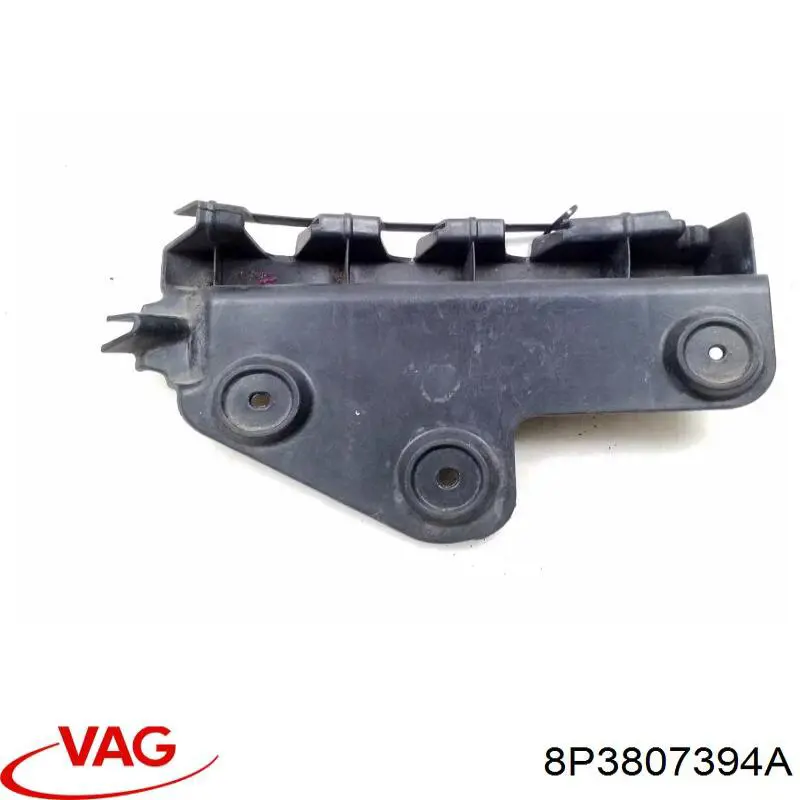 Направляюча заднього бампера, права VAG 8P3807394 ціна, від 14.11 USD