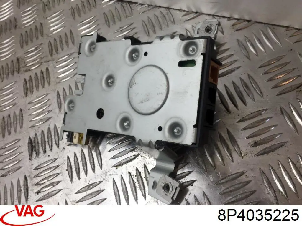 Купити 8P4035225 VAG Підсилювач сигналу антени