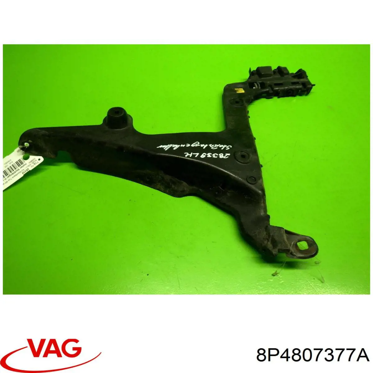 Купити 8P4807377A VAG Лівий кронштейн кріплення бампера заднього