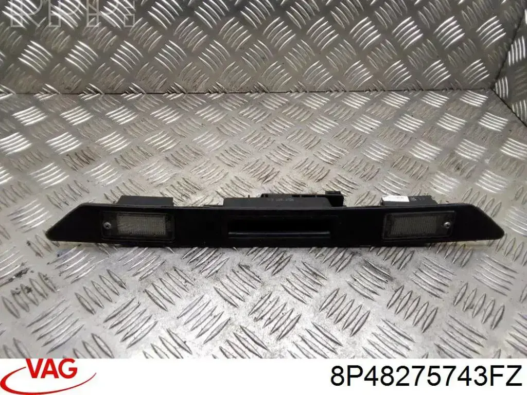 Накладка двері багажника Signeda ZAD1711 ціна, від 47.28 USD