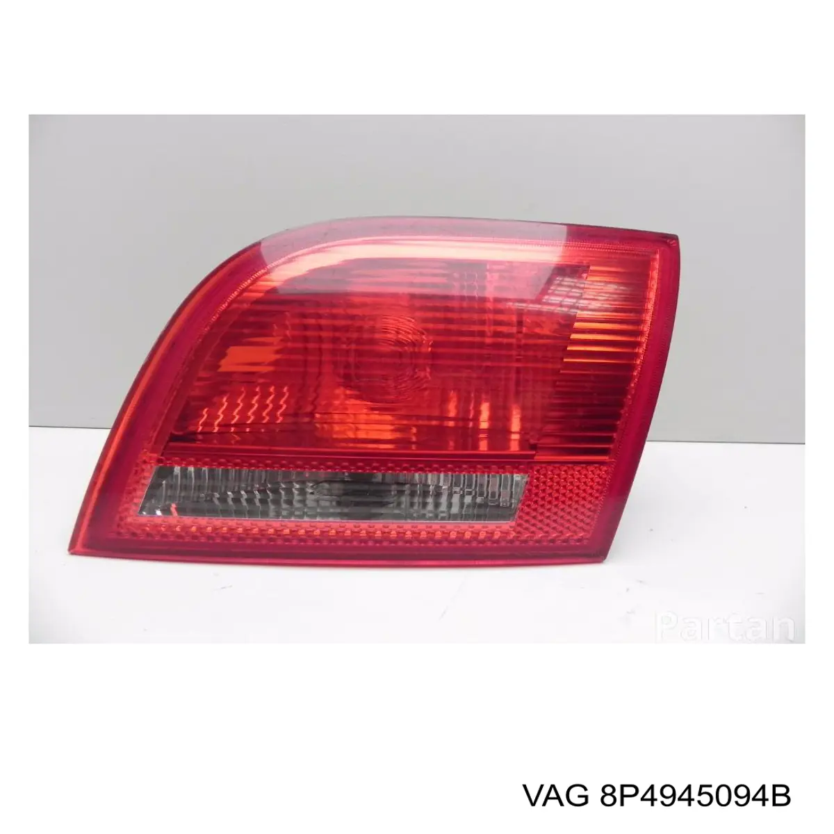 Ліхтар задній правий, внутрішній 8P4945094 VAG