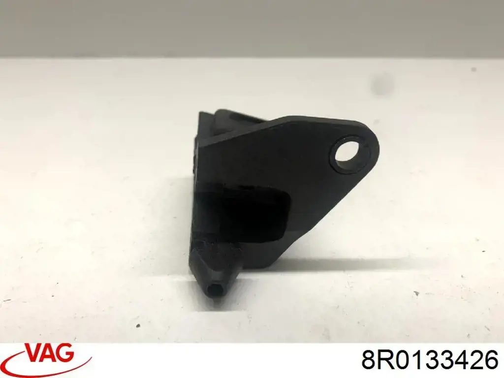 Кронштейн повітряного фільтра VAG 8R0133426 ціна, від 8.87 USD
