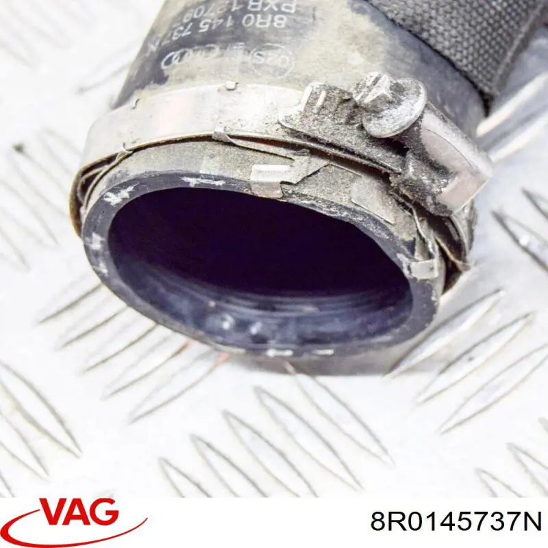 Патрубок повітряний, дросельної заслінки 8R0145737N VAG