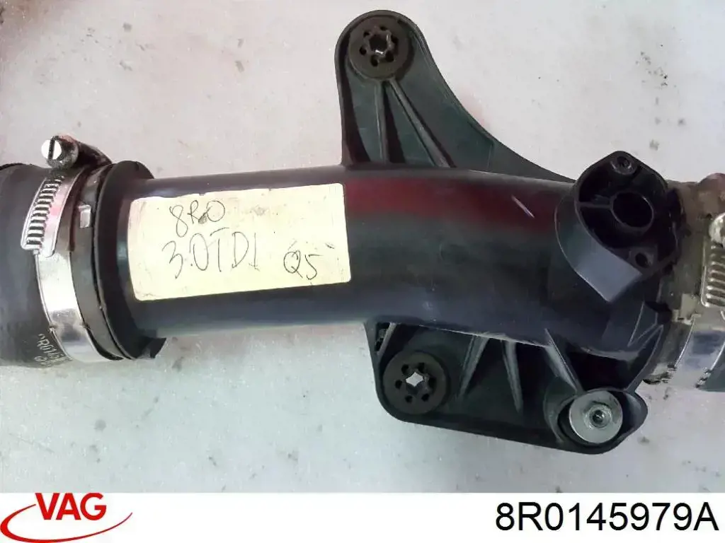 Шланг/патрубок интеркуллера 8R0145709J VAG