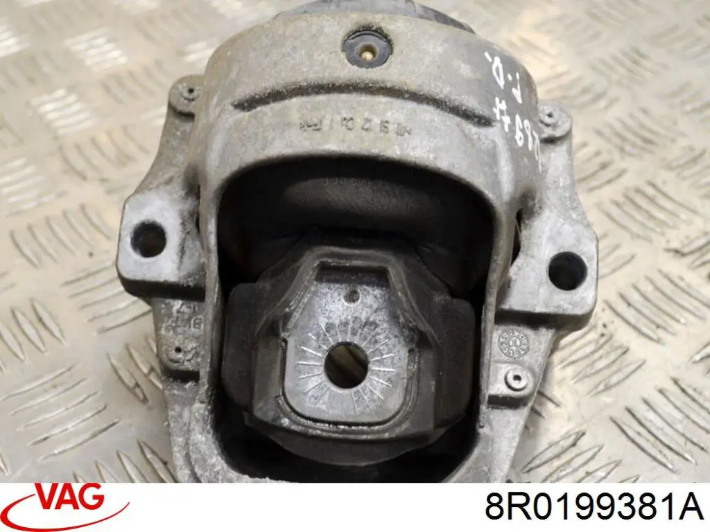 Купити 8R0199381A VAG Подушка (опора) двигуна, права