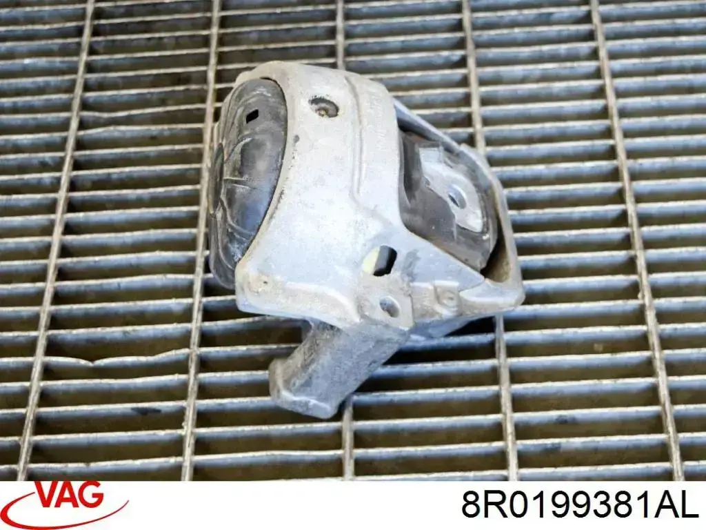 Купити 8R0199381AL VAG Подушка (опора) двигуна, права