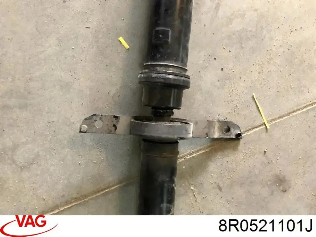 Купити 8R0521101J VAG Кардан задній