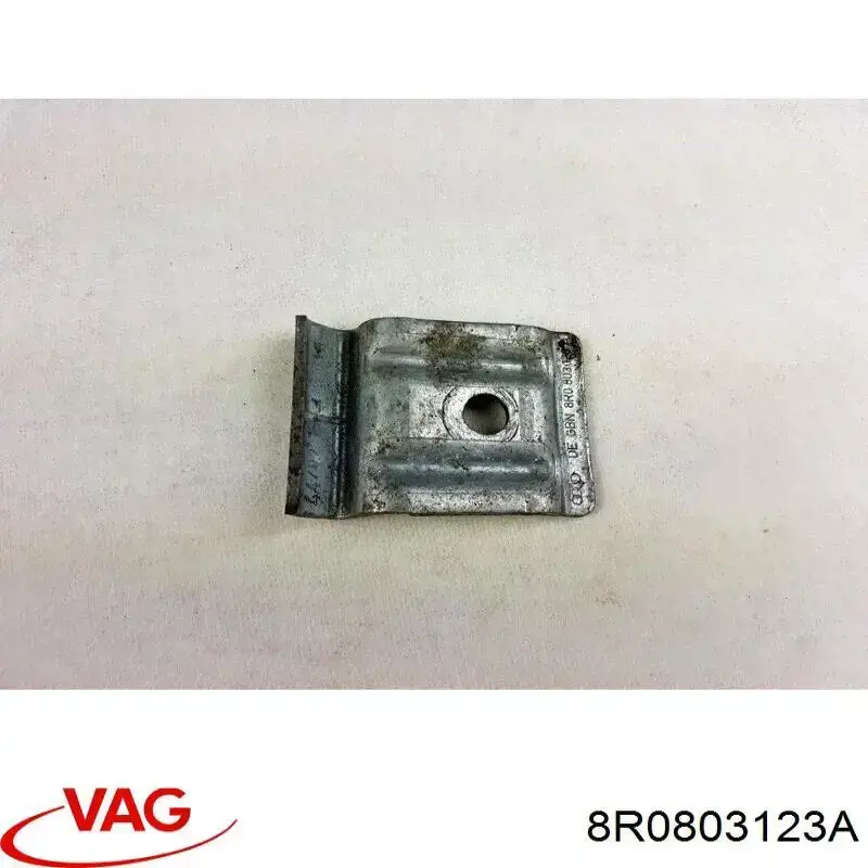 Кріплення / підставка акумулятора (АКБ) VAG 8R0803123B ціна, від 3.17 USD