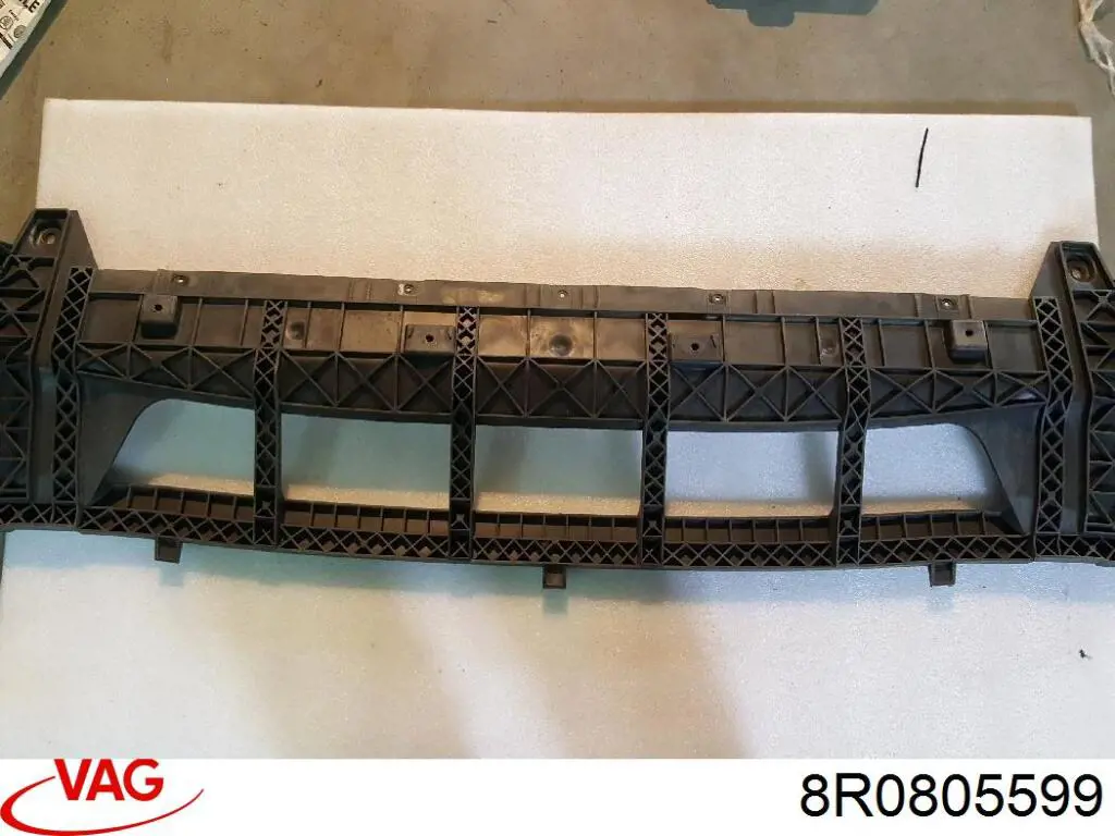  VAG 8R0805599 ціна, від 26.01 USD