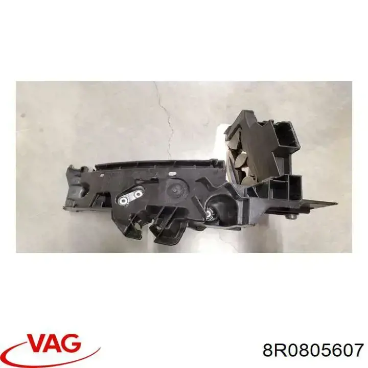 Купити 8R0805607 VAG Кронштейн-адаптер кріплення фари передньої, лівою