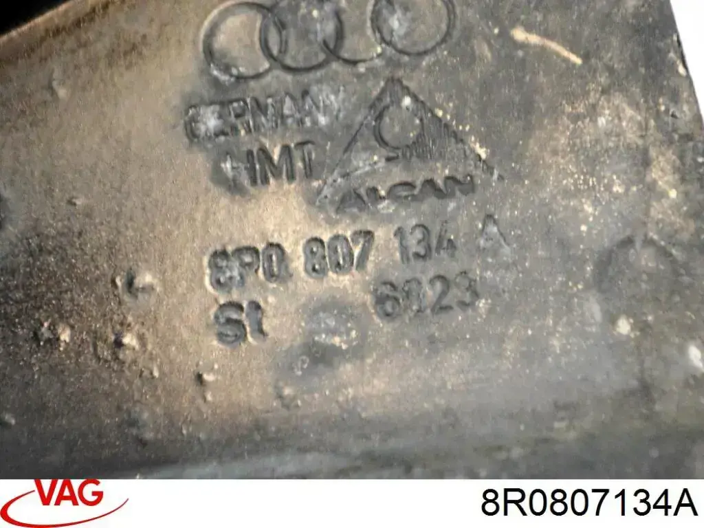 Купити 8R0807134A VAG Кронштейн підсилювача переднього бампера